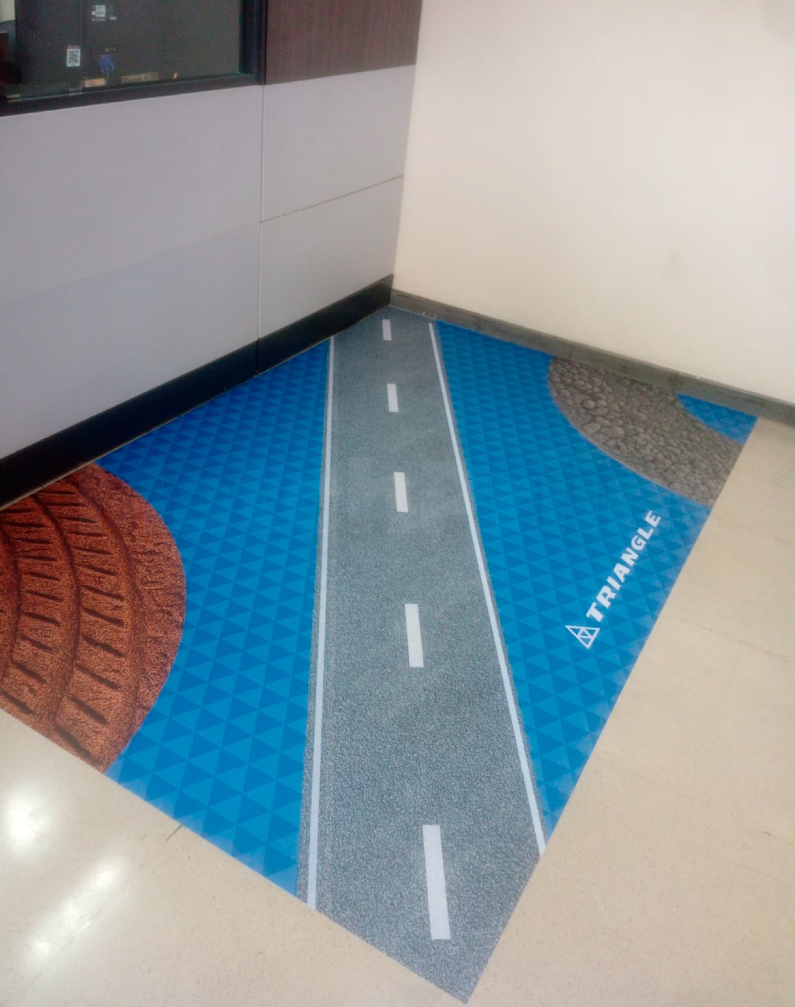 Floor Graphic - Triangle