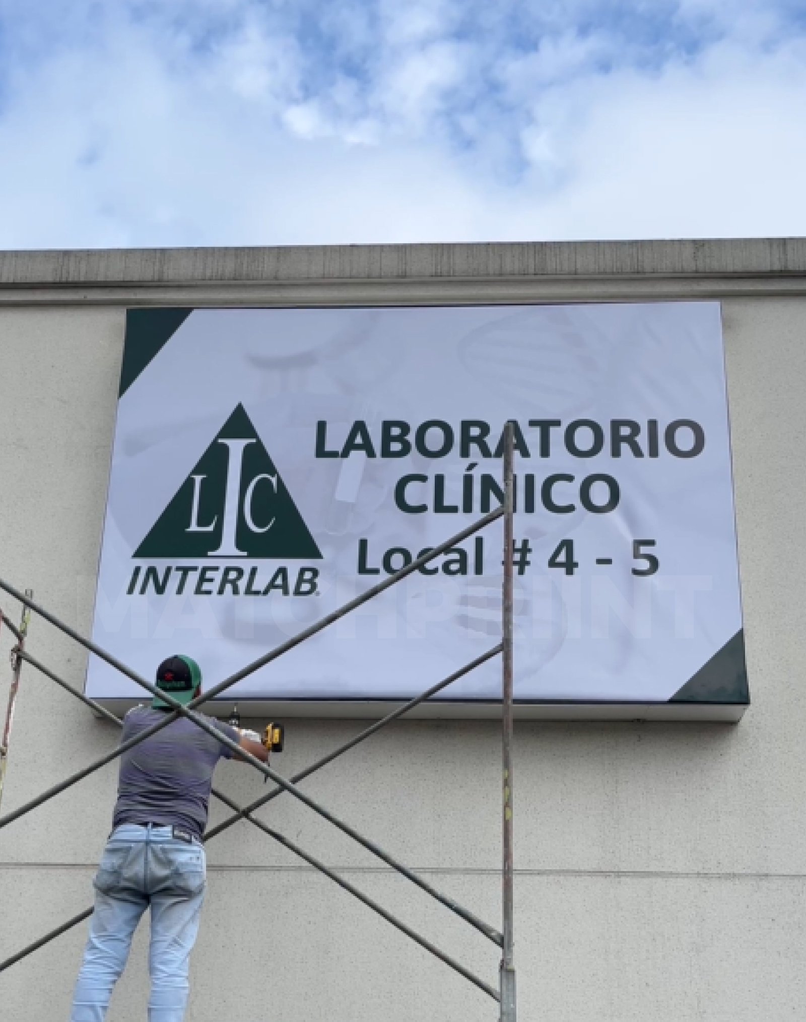 Letrero - Interlab